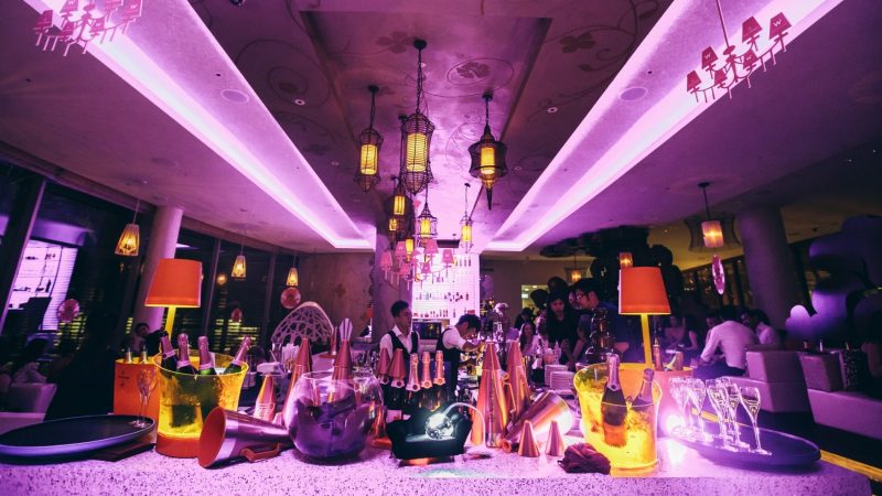 WOOBAR: bar view đẹp nhạc hay ở khách sạn W Singapore - Sentosa