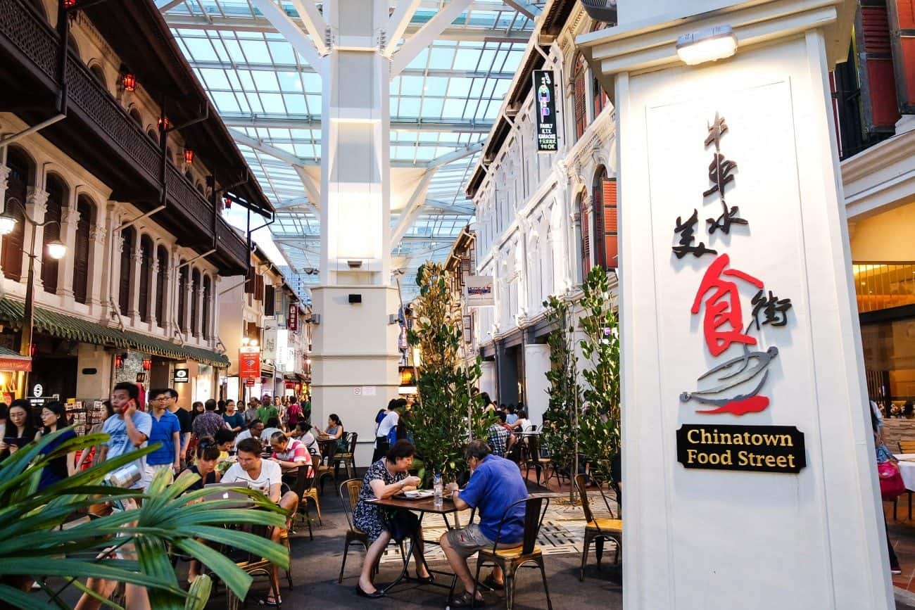 Con đường ăn vặt ở Chinatown Singapore