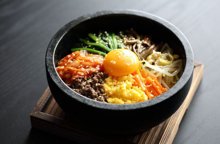 Bibimbap hay là món cơm trộn nổi tiếng của Hàn Quốc