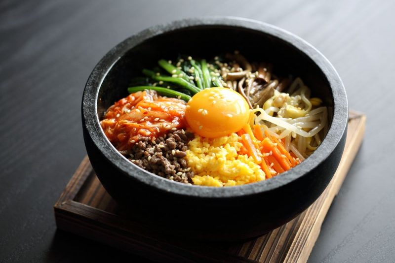 Bibimbap hay là món cơm trộn nổi tiếng của Hàn Quốc