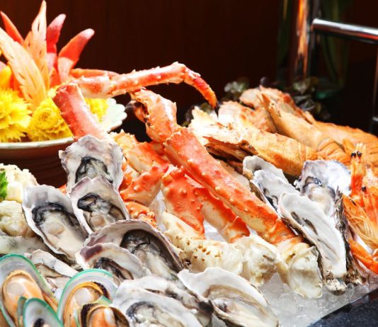 https://www.shutterstock.com/image-photo/seafood-buffet-line-oyster-alaska-king-290364881?src=Bv0qnvkTkiTZNL8X9-Z2WQ-1-2