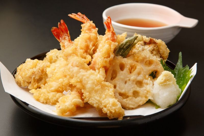 Một dĩa tempura hấp dẫn