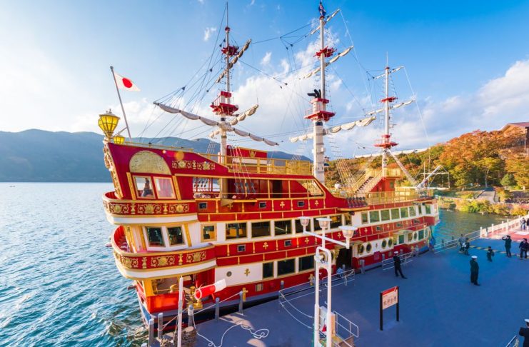 Ngắm núi phú sĩ từ du thuyền Hakone Sightseeing Cruises