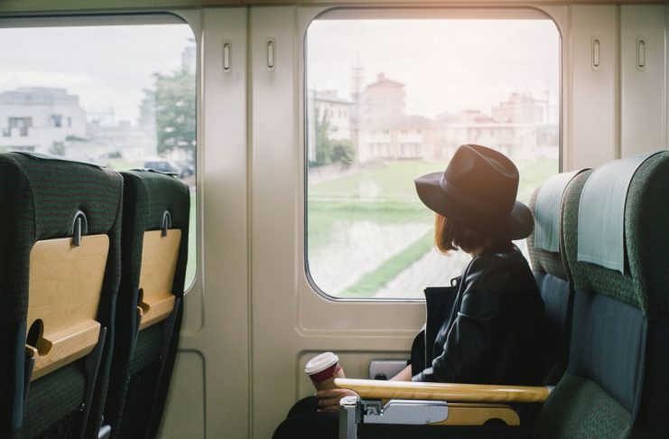 Du lịch bằng đường sắt là một trong những trải nghiệm đậm chất Nhật