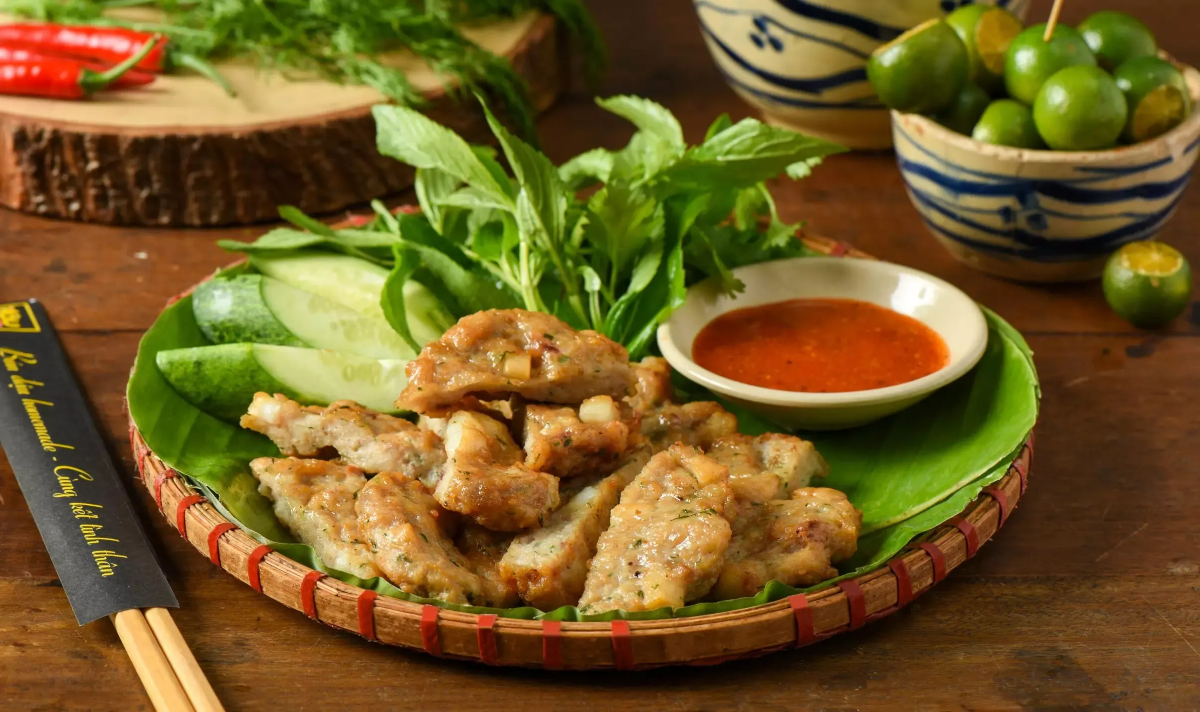 Mua chả mực Hạ Long tươi ngon làm quà du lịch