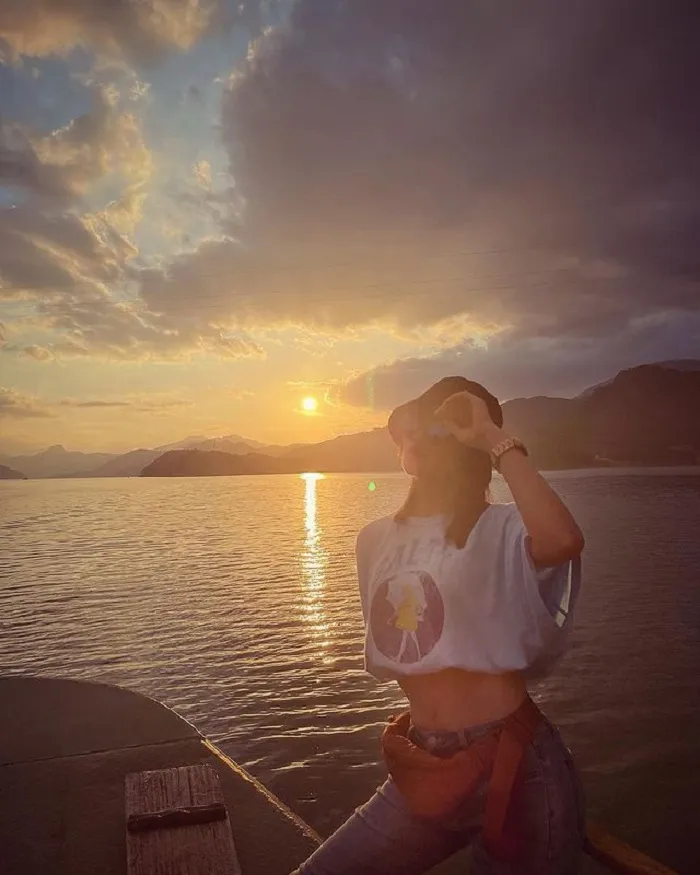 Lòng hồ Thung Nai được ví như Hạ Long trên cạn, trải nghiệm du lịch Hoà Bình tự túc bằng thuyền.