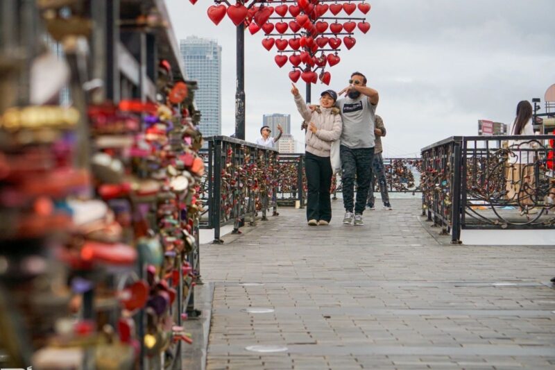 Cầu Khóa Tình Yêu Đà Nẵng: Lịch Sử, Ý Nghĩa, Kinh Nghiệm Tham Quan Toàn Diện