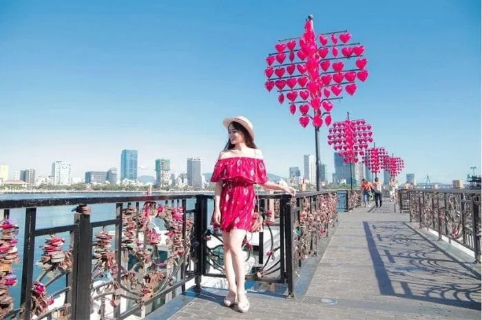 Phân tích chi phí cần thiết cho chuyến du lịch Đà Nẵng tự túc trọn vẹn.