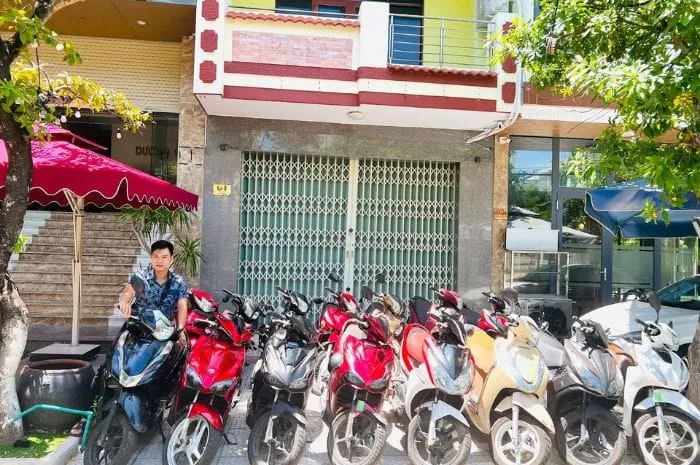 Thuê xe máy để di chuyển linh hoạt, phục vụ chuyến đi du lịch Đà Nẵng.