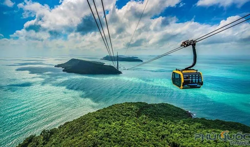 Toàn cảnh cáp treo Hòn Thơm và biển Phú Quốc từ trên cao
