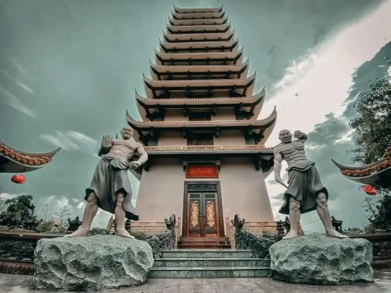 Thiền viện Thiên Hưng nổi tiếng với kiến trúc Á Đông truyền thống