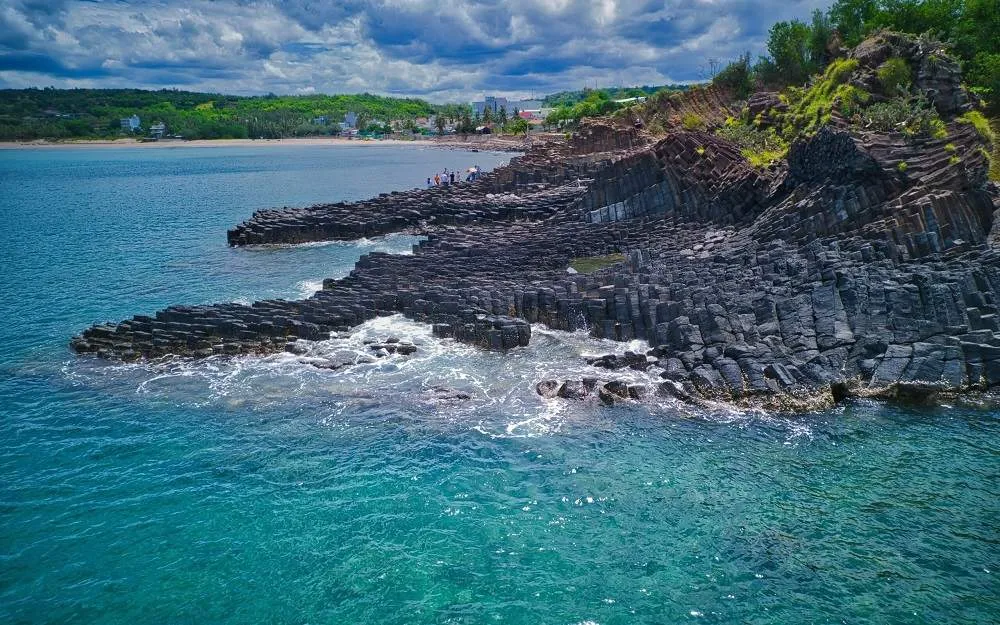 Gành Đá Đĩa - tuyệt tác thiên nhiên với những khối đá bazan hình lục giác