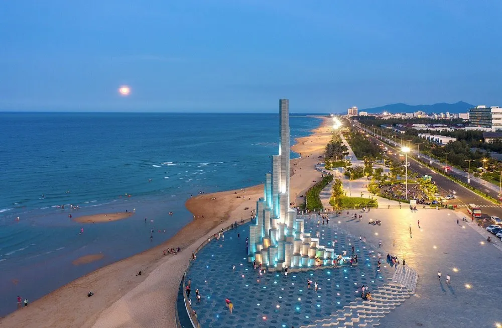 Tháp Nghinh Phong - biểu tượng kiến trúc mới của thành phố Tuy Hòa