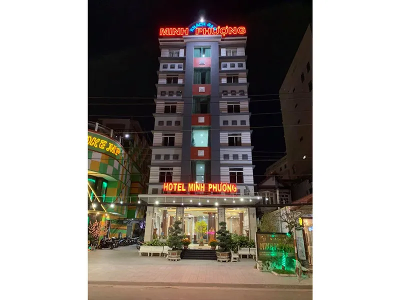Khách Sạn Ở Sóc Trăng: Hướng Dẫn Chi Tiết Lựa Chọn Nơi Lưu Trú Chất Lượng Cao Hình ảnh khách sạn Minh Phượng ở Sóc Trăng với kiến trúc hiện đại