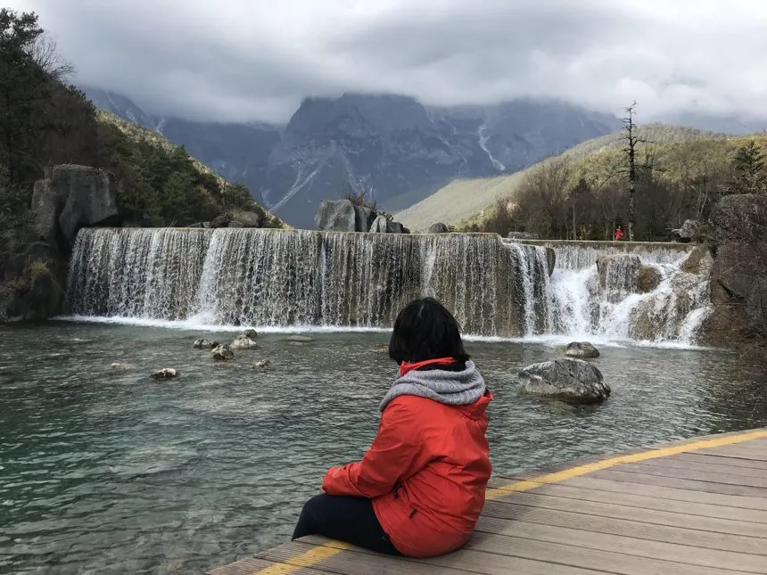 Cảnh sắc hùng vĩ tại Thung lũng Lam Nguyệt trong chuyến du lịch Trung Quốc tự túc 10 ngày